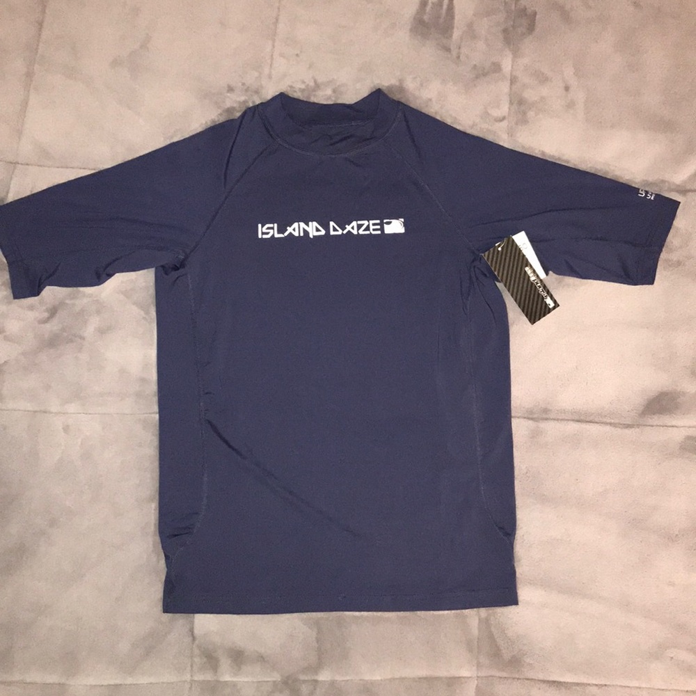 Men’s Island Daze blue rash guard shirt.